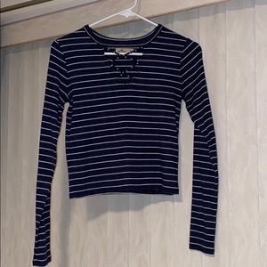 Long sleeved Hollister crop top